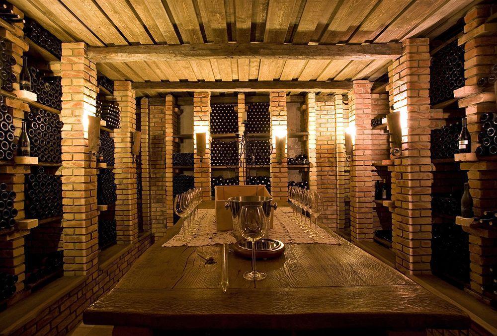 Stupnicki Dvori Winery Hotel Stupnik Brodski Extérieur photo