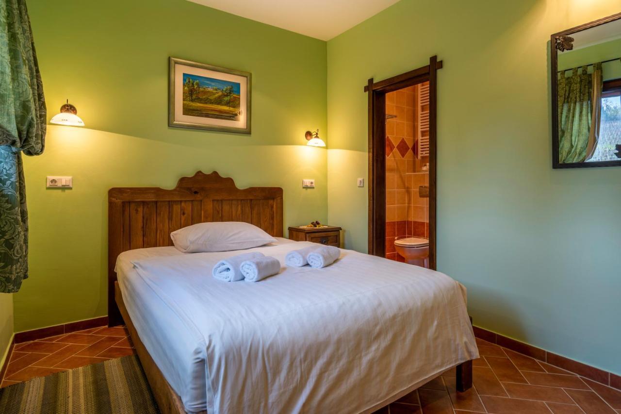 Stupnicki Dvori Winery Hotel Stupnik Brodski Extérieur photo