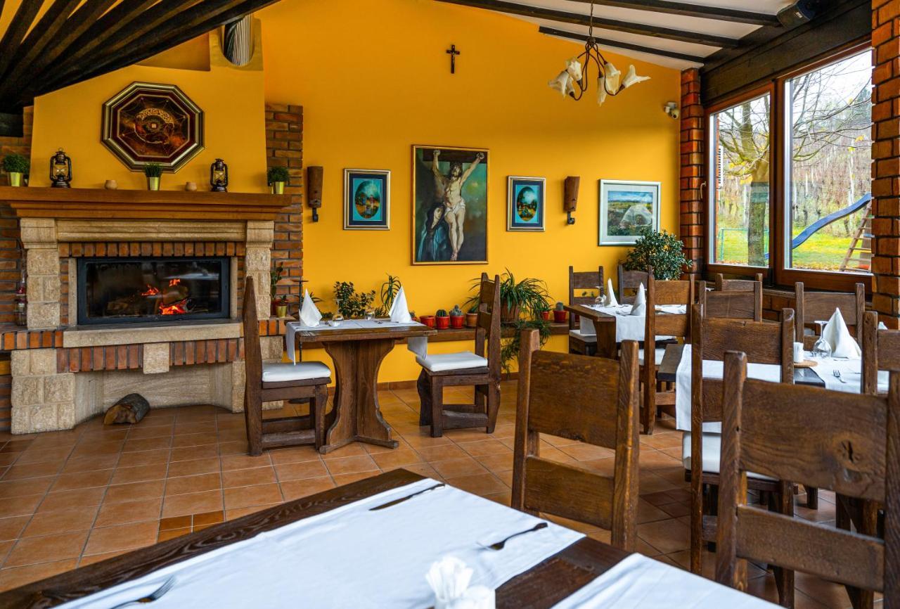 Stupnicki Dvori Winery Hotel Stupnik Brodski Extérieur photo