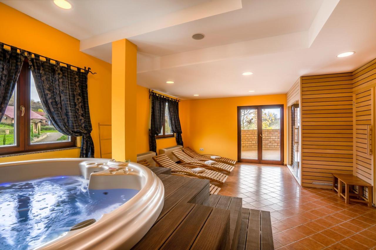 Stupnicki Dvori Winery Hotel Stupnik Brodski Extérieur photo
