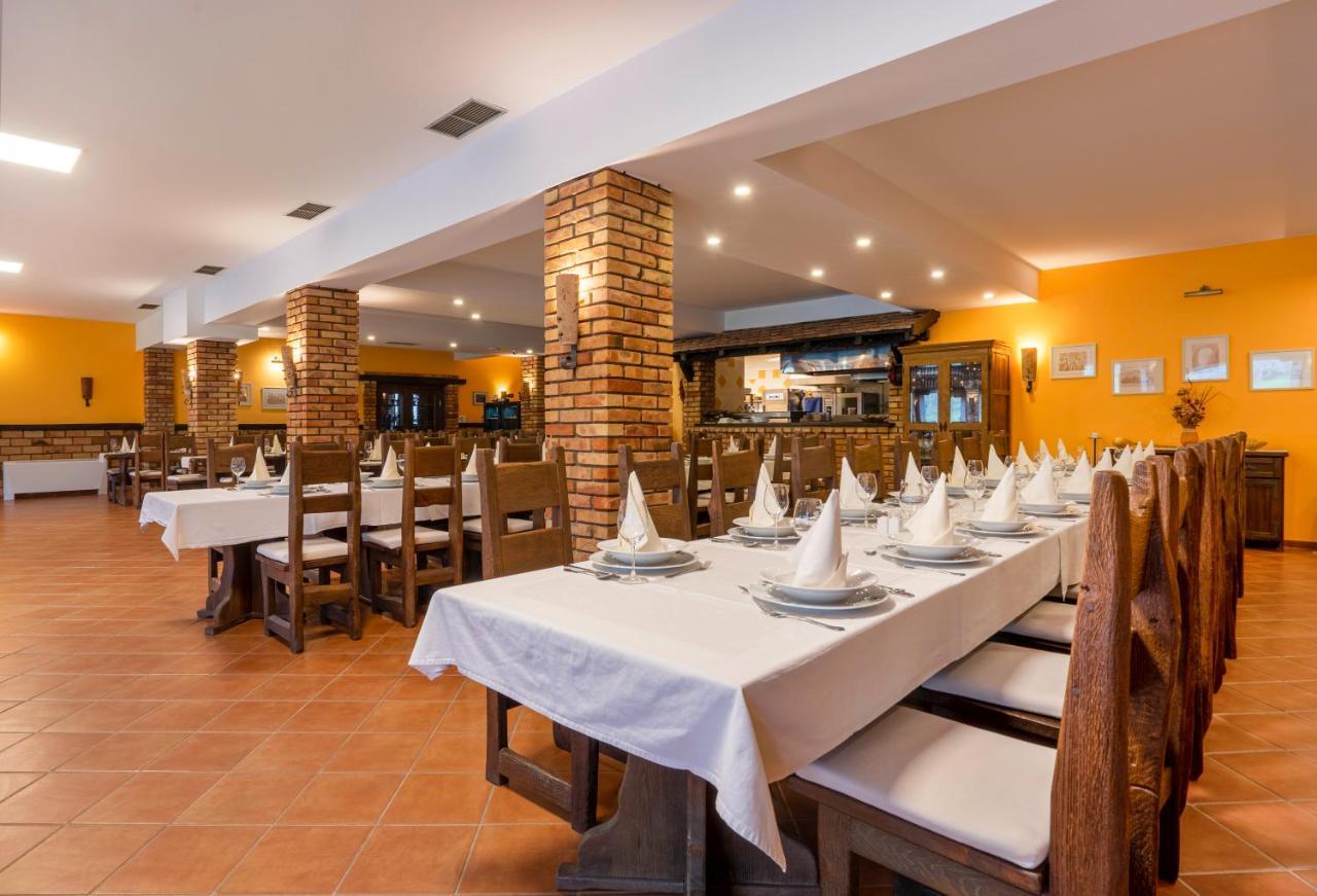 Stupnicki Dvori Winery Hotel Stupnik Brodski Extérieur photo