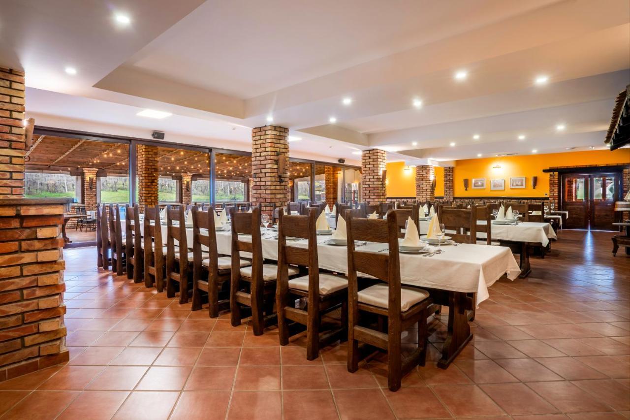 Stupnicki Dvori Winery Hotel Stupnik Brodski Extérieur photo